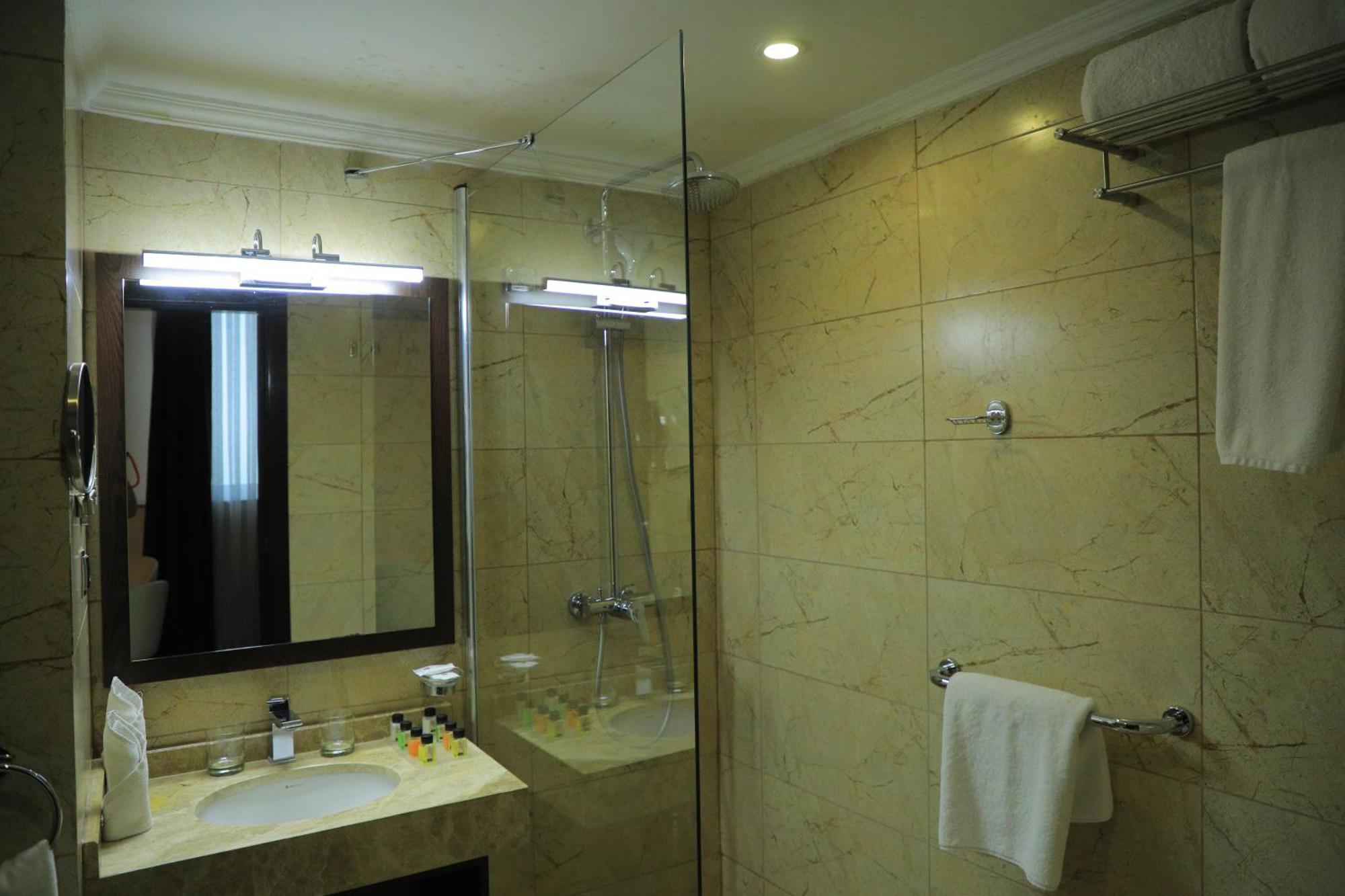 Cassiopeia Hotel Addis Ababa Dış mekan fotoğraf